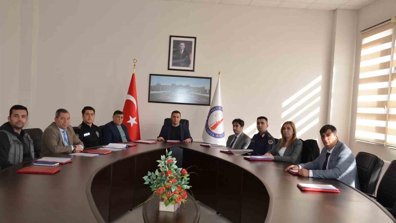 Kütahya Emet MYO'da Gerçekleştirilen Toplantıya Yerel Yetkililer Katıldı