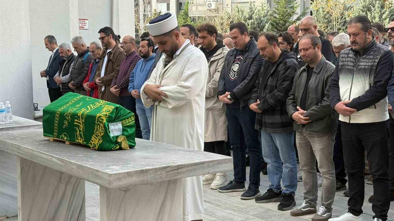 İstanbul Büyükçekmece'de Alkollü Sürücünün Ölümüne Neden Olduğu 6 Aylık Bebek Son Yolculuğuna Uğurlandı