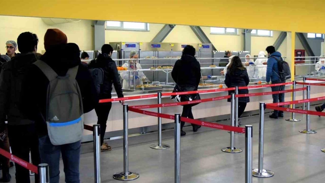Eskişehir Anadolu Üniversitesi'nde Öğrenciler Arası Yemek Hakkı Paylaşımı Uygulaması Hayata Geçti