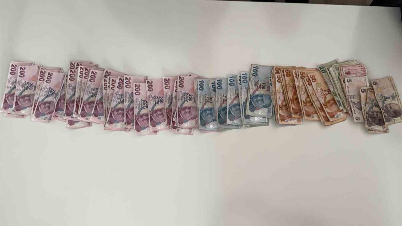 Çorum'da Zabıta Ekiplerinin Operasyonunda Dilenciden 9 Bin 800 TL Ele Geçirildi