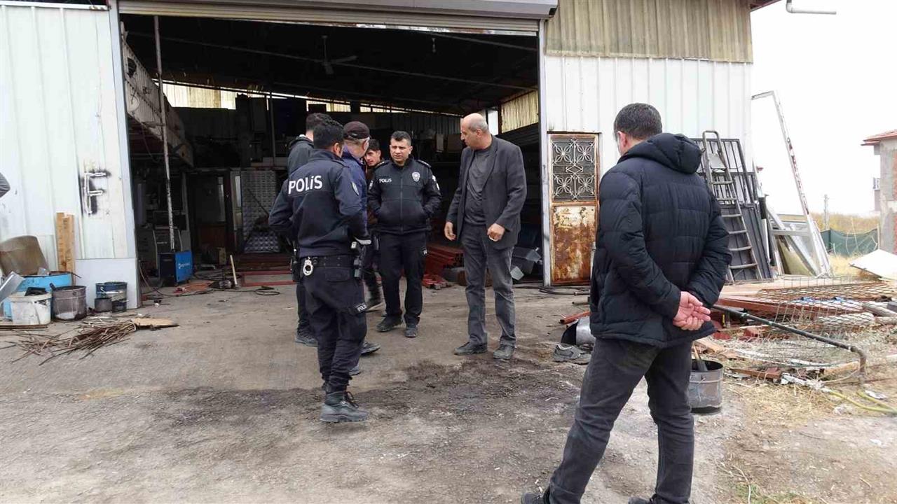 Malatya Battalgazi'de Isınmak İçin Ateşe Tiner Döken İki Öğrenci Yaralandı
