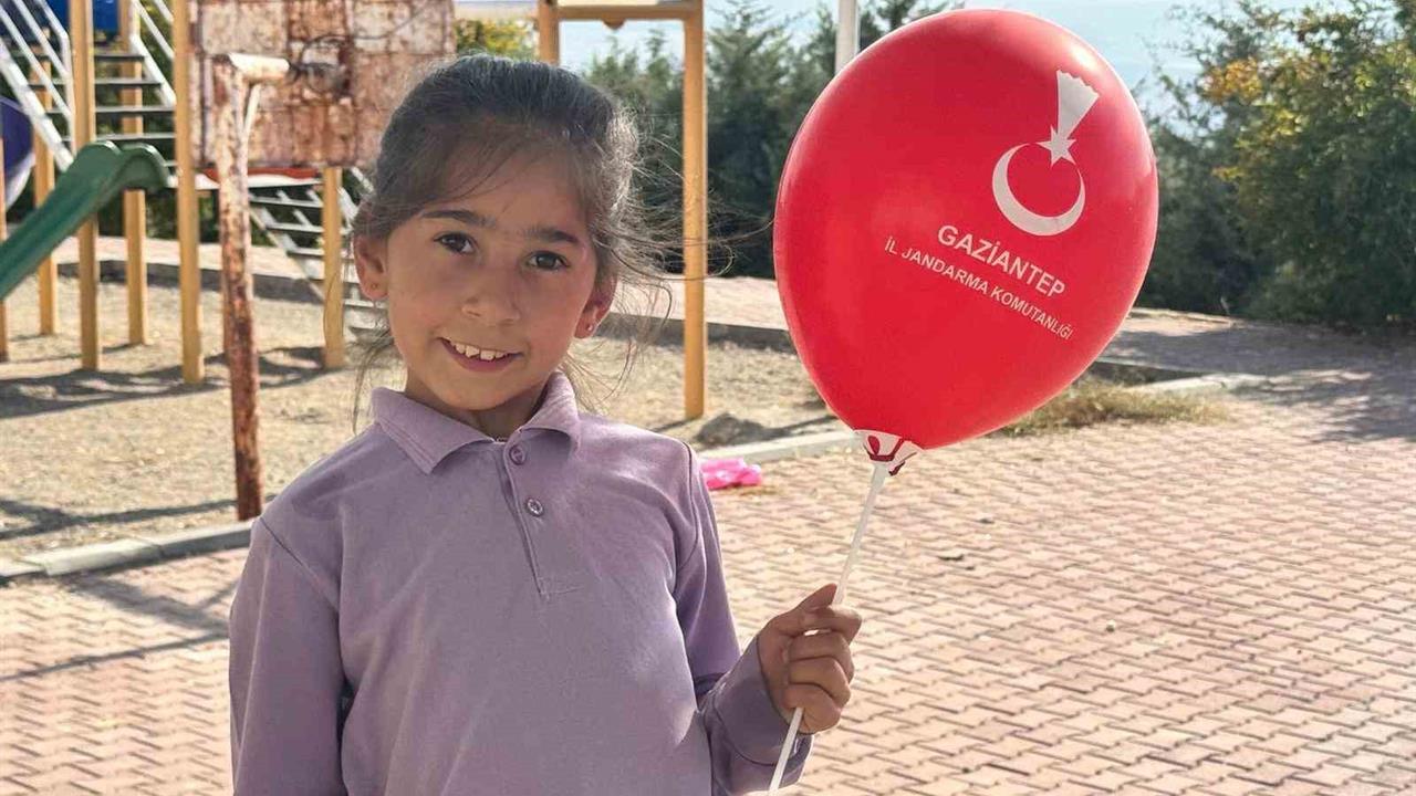 Gaziantep Araban'da Jandarma, Çocuk Hakları Günü'nde Etkinlik Düzenledi