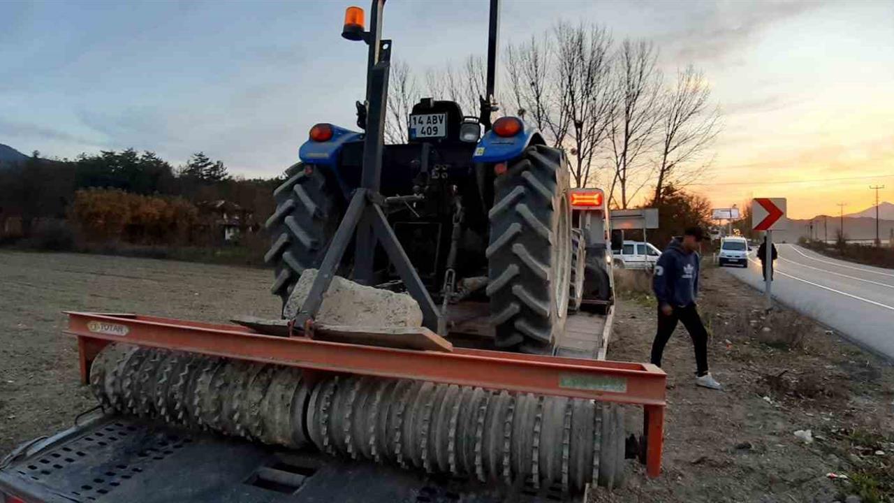 Bolu Mudurnu'da Tarım Aletinin Altında Kalan Çiftçi Ağır Yaralandı