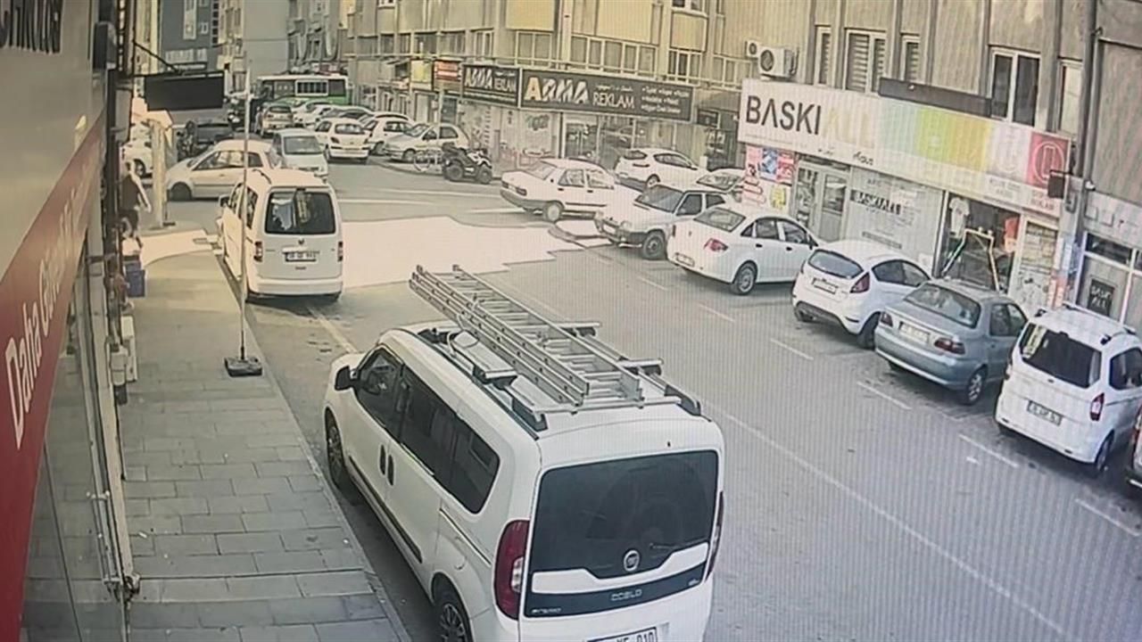 Kayseri Kocasinan'da Dur Levhasına Uymayan Araç Kazaya Neden Oldu