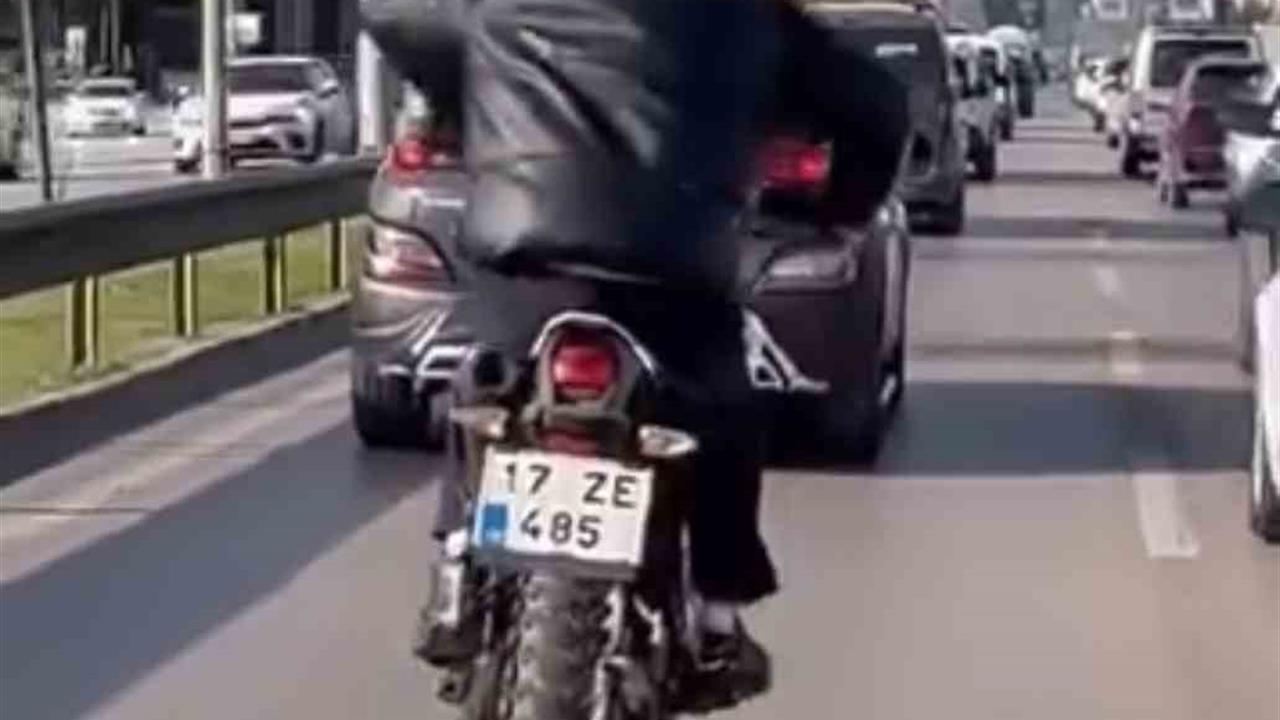 Bursa Nilüfer'de Motosikletini At Gibi Sürdü, Trafiği Tehlikeye Soktu