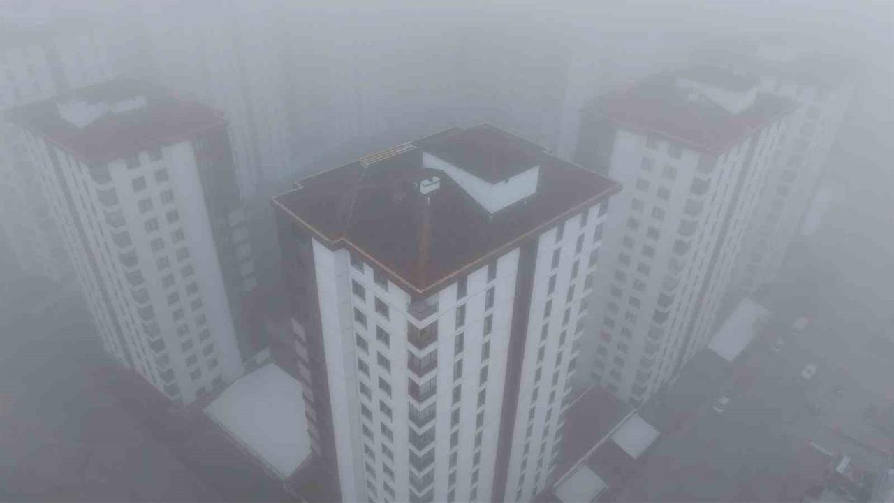 Elazığ'da 200 Metre Yükseklikten Şehir Sisle Kaplandı