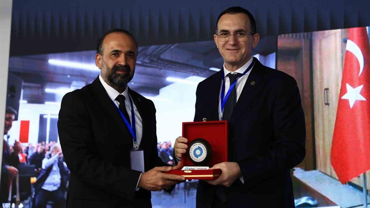 Niğde Ömer Halisdemir Üniversitesi'nin paydaş olduğu TURK-COSE 2025 Kongresi, Priştine'de 30'dan fazla ülkeden katılımcıyla yapıldı.