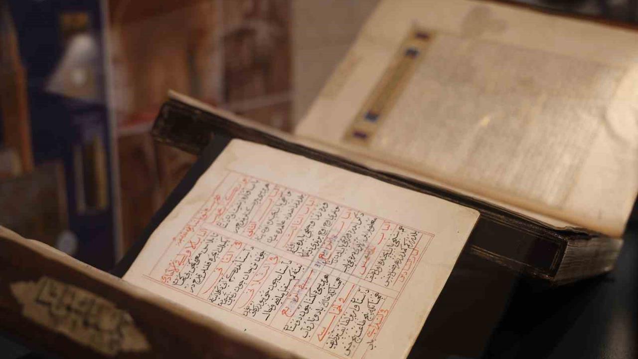 Kırşehir Ahi Külliyesi'nde Aşık Paşa'ya Ait Yazma Eserler Sergilendi