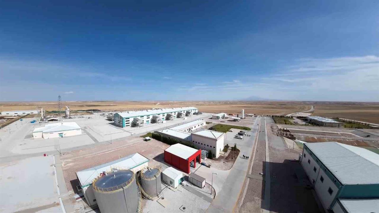 Ankara'da Bakan Bayraktar, Doğal Gaz Depolarının Yüzde 100 Dolduğunu Açıkladı