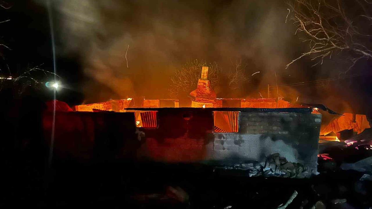 Kastamonu Daday'da Çıkan Yangında 92 Yaşındaki Adam Hayatını Kaybetti