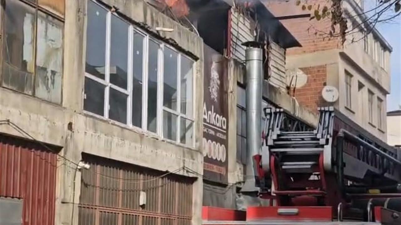 Bursa İnegöl'de Mobilya İmalathanesinde Yangın Meydana Geldi