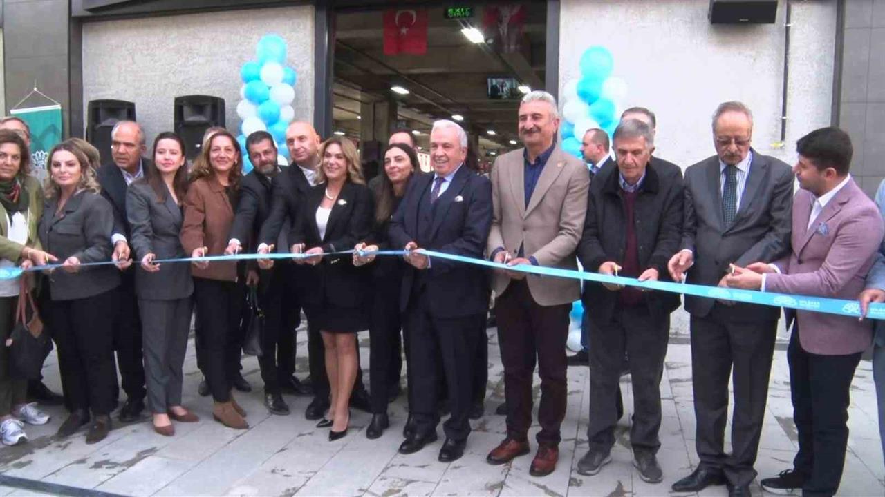 Bursa Nilüfer'de Balat Mahallesi'nde Modern Pazar Alanı Törenle Hizmete Girdi