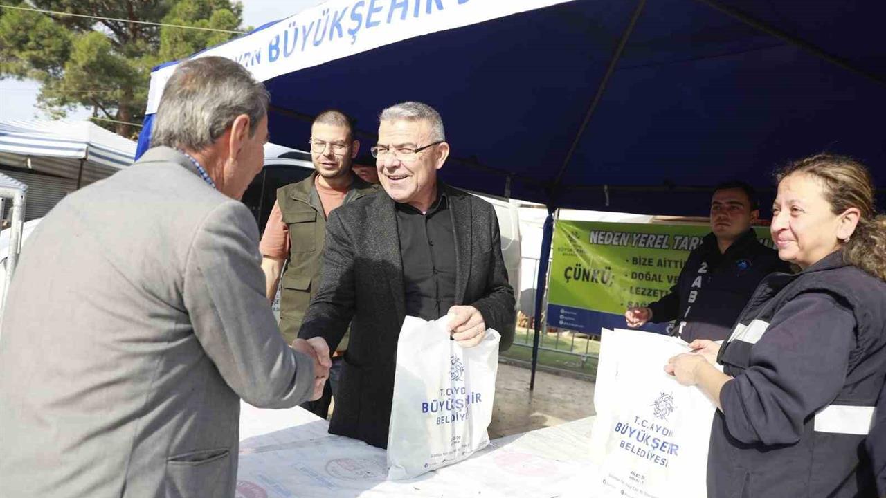 Aydın Köşk ilçesinde Ata Tohumu fideleri vatandaşlara dağıtıldı.