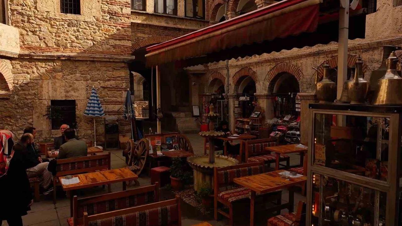 Bolu Merkez'de Bulunan Taşhan, Tarihi ve Kültürel Önemiyle Dikkat Çekiyor.