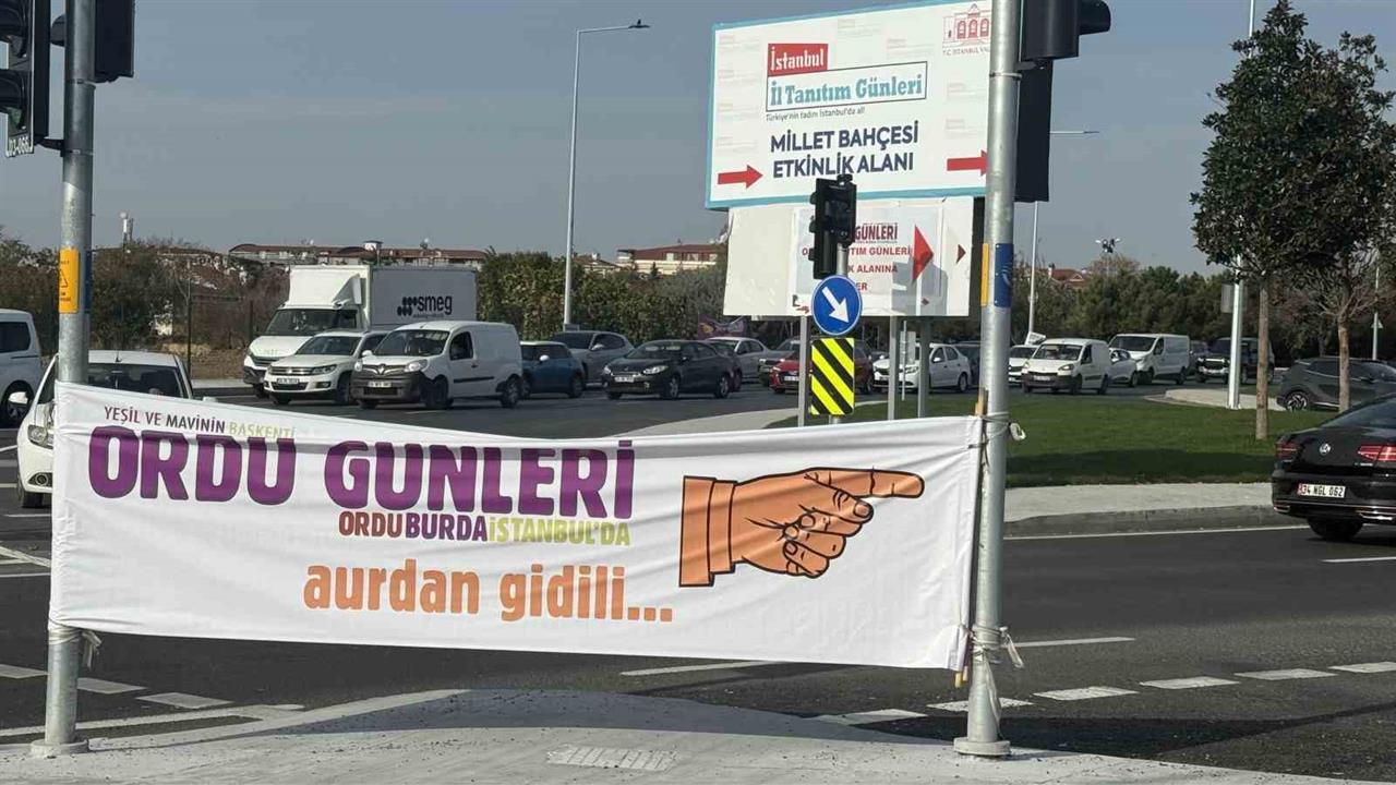 İstanbul'da Ordu Tanıtım Günleri'nde Yöresel Pankartlar Dikkat Çekti