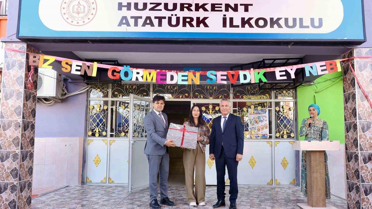 Mersin'de 'Veliler Arası Kitap Okuma Yarışması' Ödül Töreni Düzenlendi