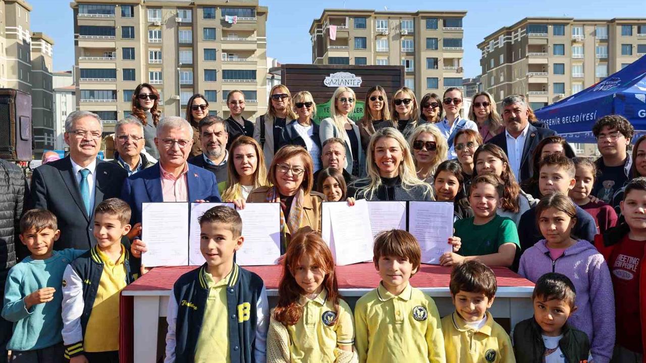 Gaziantep'te YEŞİLANTEP Projesi ile 345 bin metrekare yeşil alan oluşturuldu.