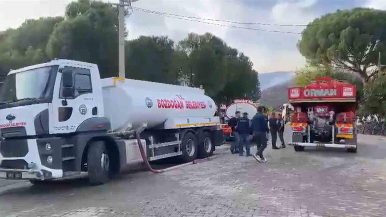 Aydın Bozdoğan'da Zirai Alanda Çıkan Yangın Ormana Sıçradı, Ekipler Müdahale Ediyor