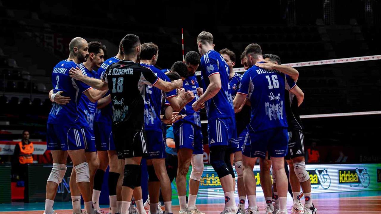 Halkbank, İstanbul'da Gaziantep Gençlik Spor Kulübü'ne 3-2 mağlup oldu.