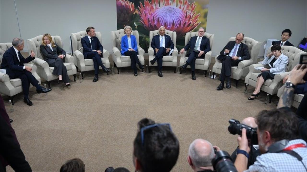 Johannesburg'da AB, ABD'nin 28 Maddelik Barış Planı Üzerine Toplantı Düzenledi