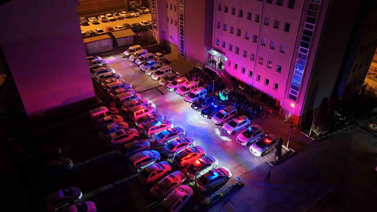 Kastamonu Merkez'de Yapılan Huzur Uygulamasında 2 Bin 888 Kişi Sorgulandı