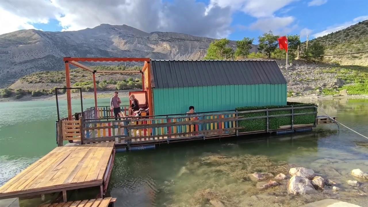 Erzurum Uzundere'de Yüzen Ev Projesi Turizme Katkı Sağlayacak