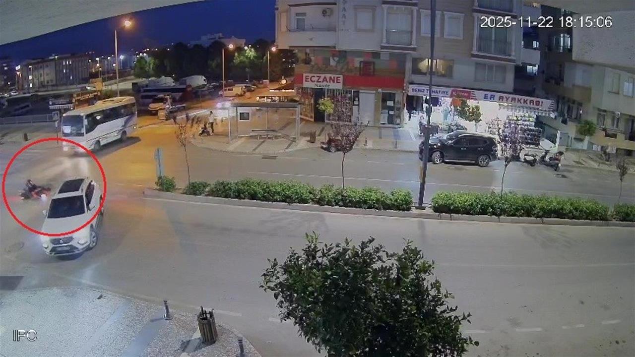 Antalya Manavgat'ta 'U' Dönüşü Yapan Otomobile Çarpmamak İçin Fren Yapan Motosiklet Sürücüsü Yaralandı