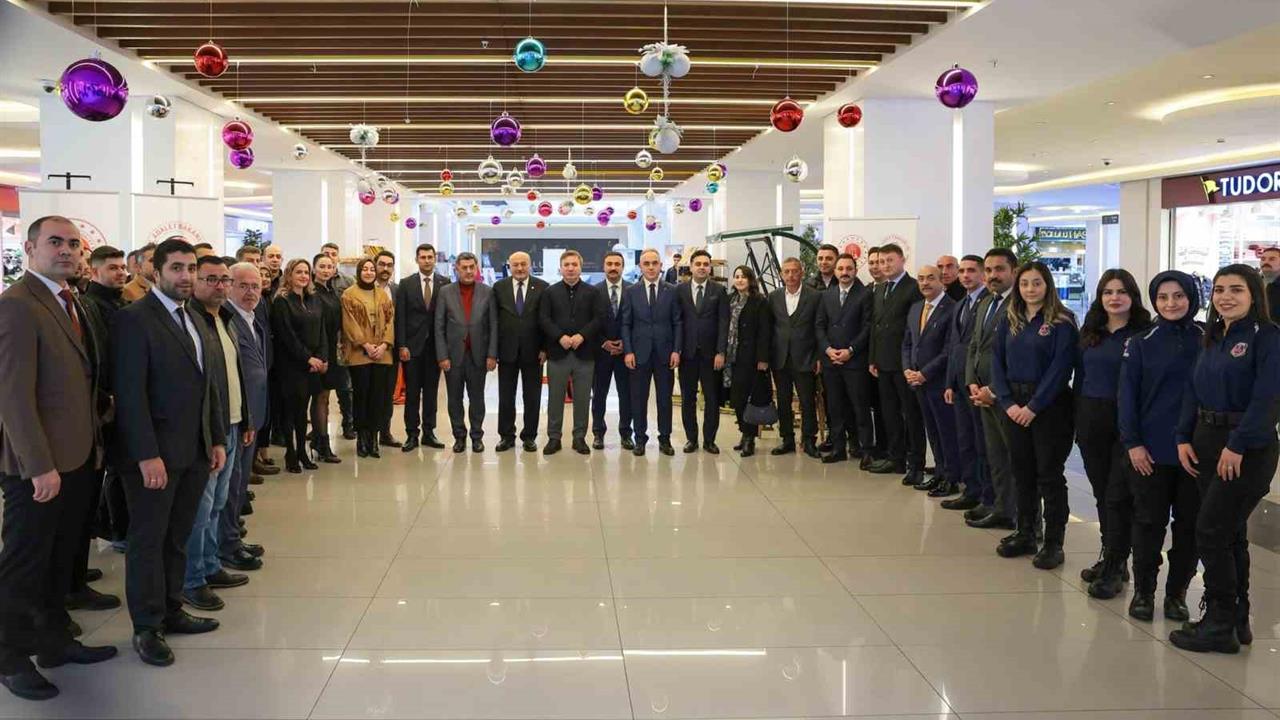 Erzincan'da Ceza İnfaz Kurumları Tarafından Üretilen El Emeği Ürünlerin Sergisi Başladı