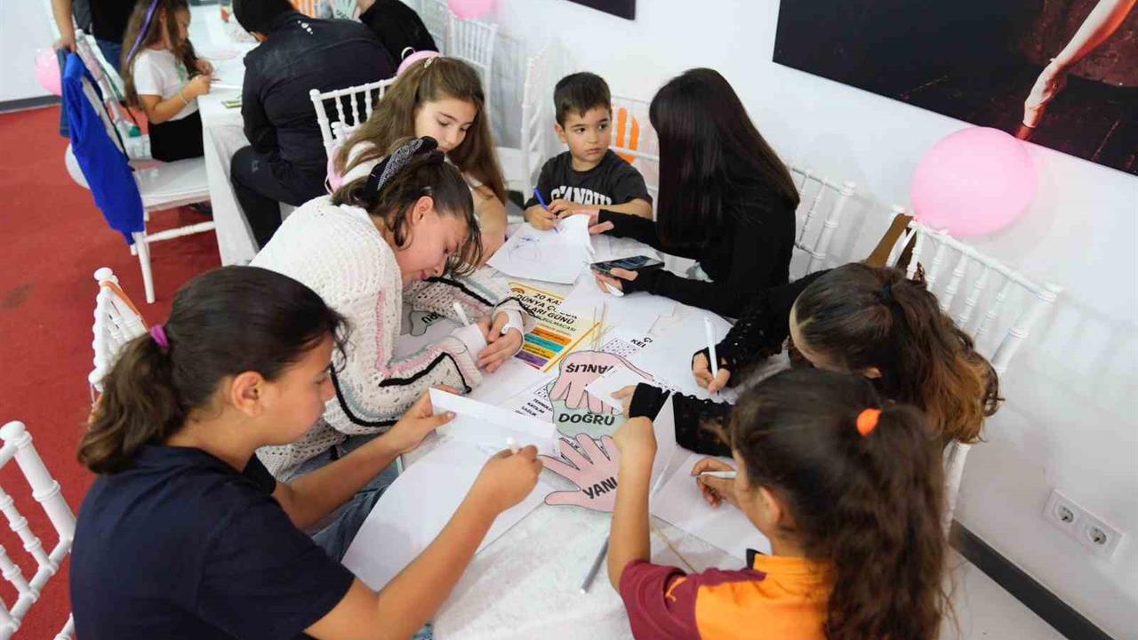 Didim'de Gençlik Merkezi Etkinliğiyle Çocuklar Başkan Gençay'a Mektup Yazdı