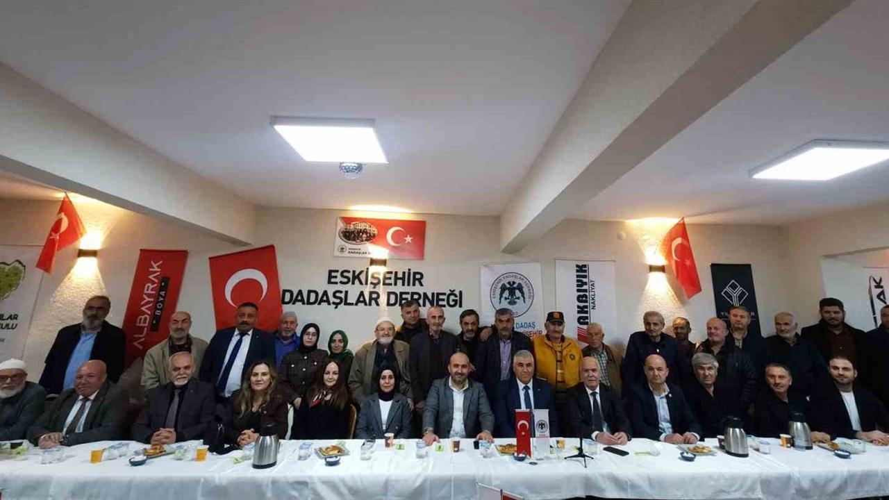 Eskişehir'de Dadaşlar Derneği'ni Ziyaret Eden AK Parti ve MHP, İstişarelerde Bulundu
