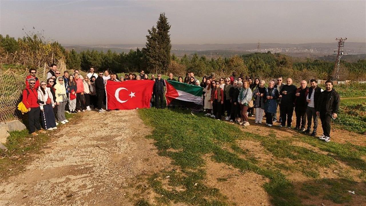Sultangazi'de Öğretmenler Günü'nde Şehitler ve Gazze Kadınları Anıldı