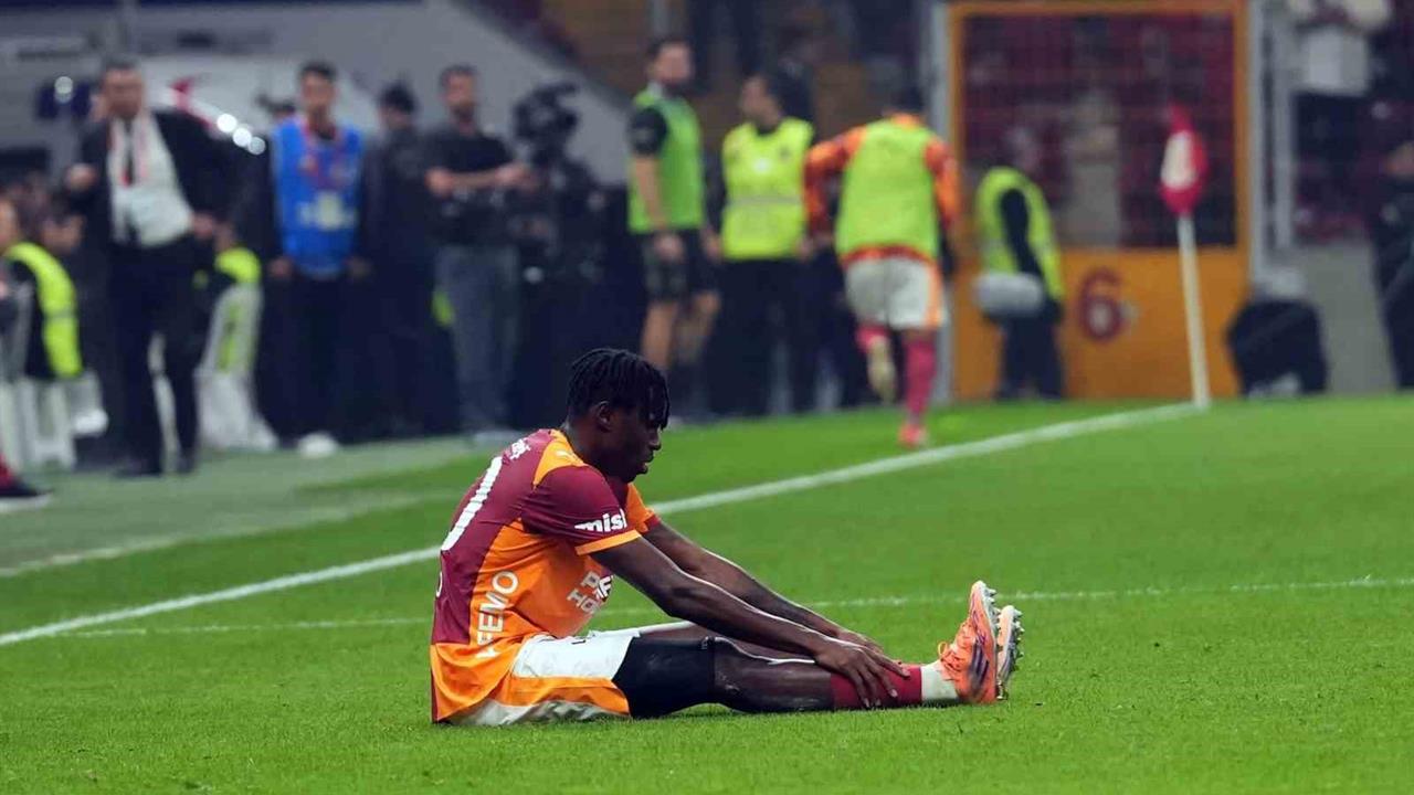 İstanbul'da Galatasaray Futbolcusu Wilfried Singo'nun Sakatlığı Hakkında Açıklama Yapıldı