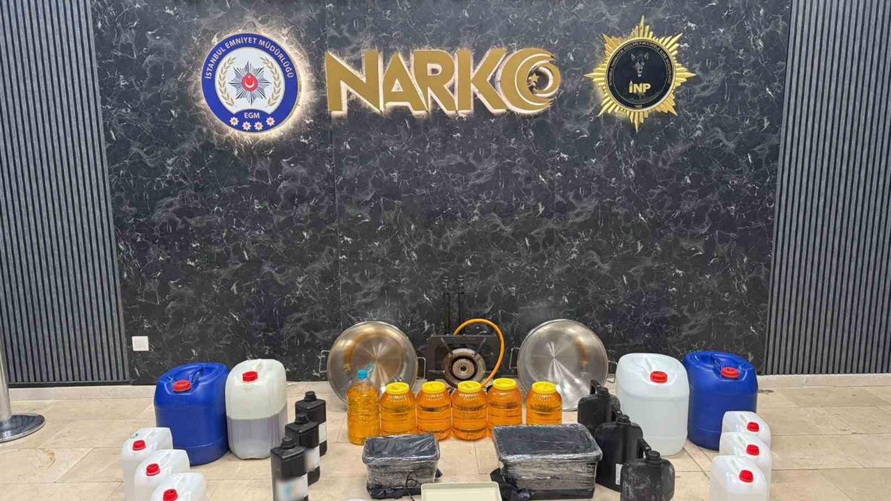 Arnavutköy'de Lüks Villada Yapılan Operasyonda 47 Kilo Uyuşturucu Ele Geçirildi