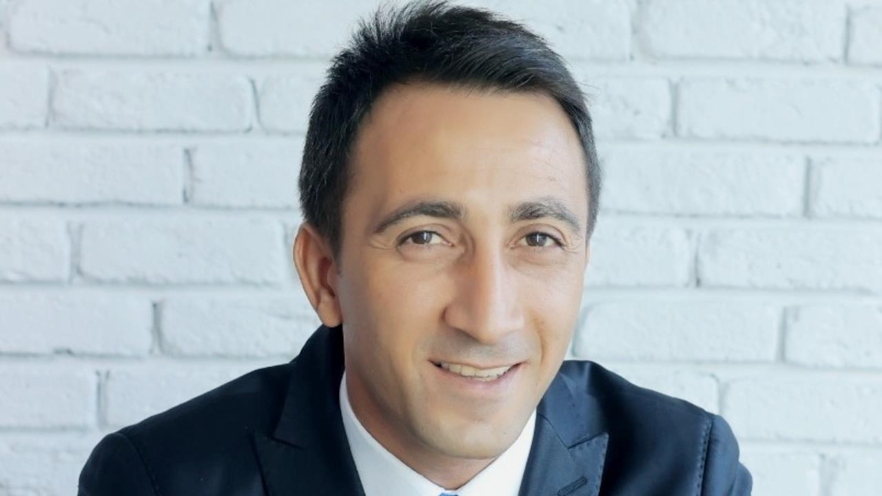 Önceki Dönem Çamlıyayla Belediye Başkan Adayı Ali Rıza Genç, Öğretmenler Günü'nü Kutladı