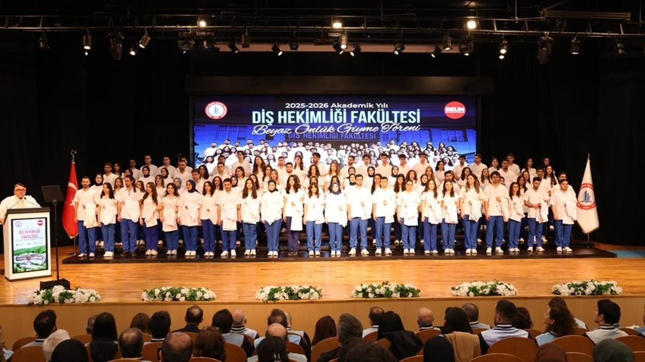 Zonguldak BEUN'da Diş Hekimliği Öğrencileri Beyaz Önlük Giyerek Törenle Mesleğe Adım Attı