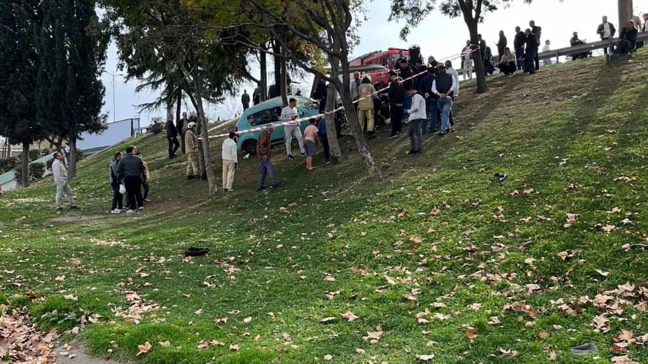 Esenler O-3 Otoyolu'nda Kontrolden Çıkan Araç Şarampole Yuvarlandı, Sürücü Ağır Yaralı