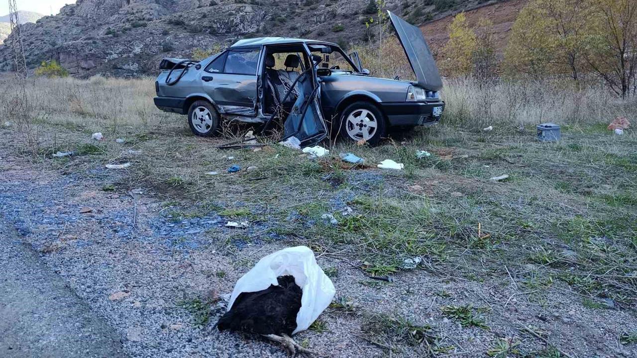 Gümüşhane Merkez'de İki Araç Arasında Meydana Gelen Çarpışmada 4 Kişi Yaralandı