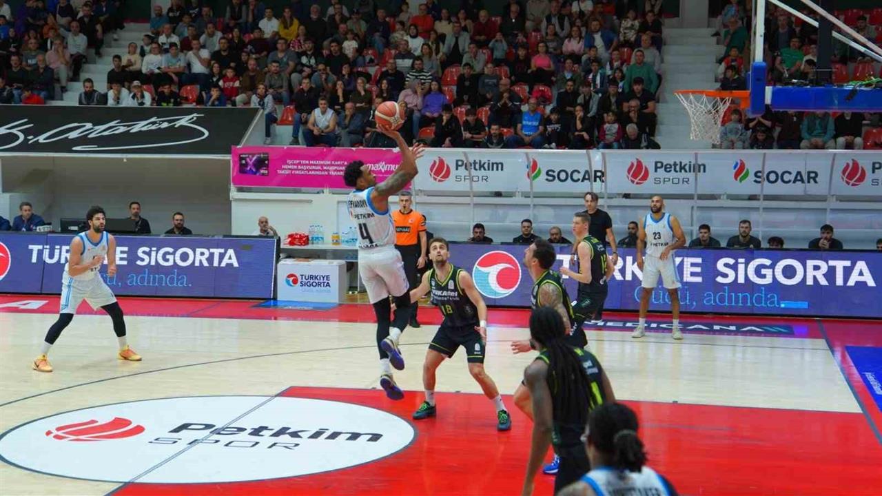 İzmir Aliağa'da Basketbol Süper Ligi Maçında Aliağa Petkimspor 73-81 Kaybetti