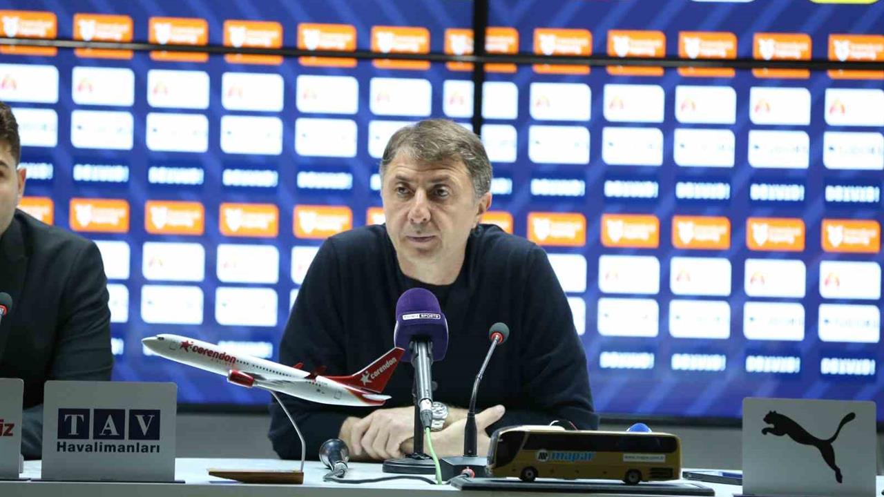 Kasımpaşa Teknik Direktörü Şota Arveladze, Antalya'da Corendon Alanyaspor'u yendikleri maç sonrası duygularını paylaştı.