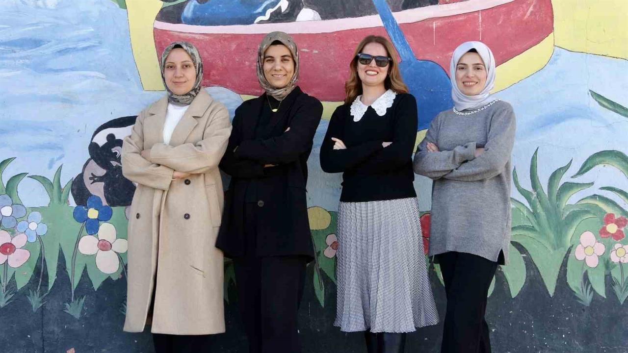 Ağrı Hamur'da Dört Kadın Öğretmenin Görev Yaptığı Okulda Eğitime Destek Veriliyor