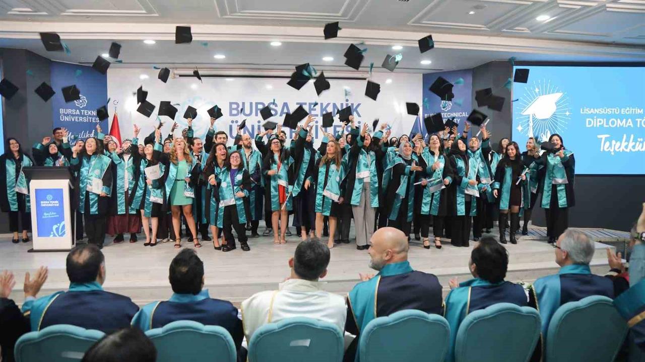 Bursa'da BTÜ Lisansüstü Eğitim Enstitüsü'nde 449 mezun verildi.