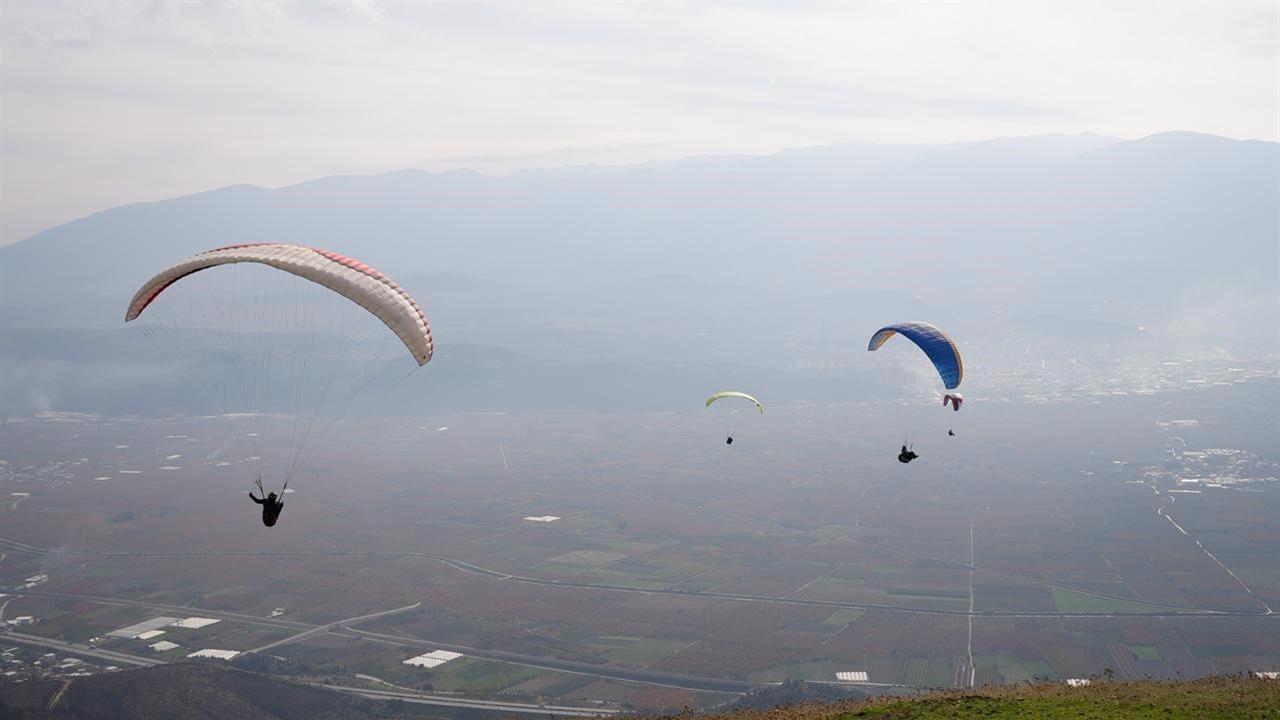 Bursa'da Yanan Ormanlar İçin Yapılan Etkinlikte Tohumlar Paraşütle Gökyüzünden Düştü
