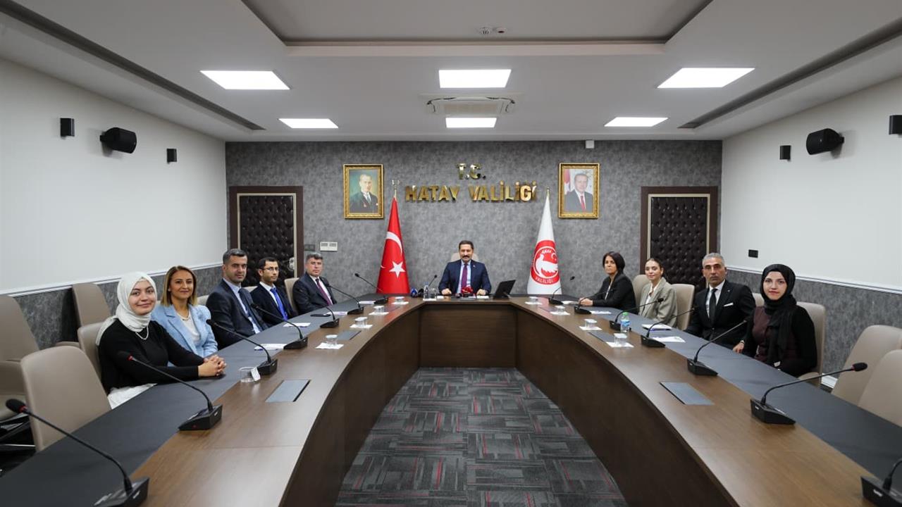 Hatay'da Vali Masatlı, öğretmenlerin toplum inşasındaki katkılarını vurguladı.