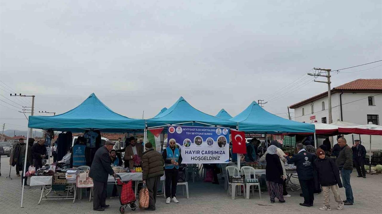 Eskişehir Kırka'da Gazze İçin Hayır Çarşısı Kuruldu