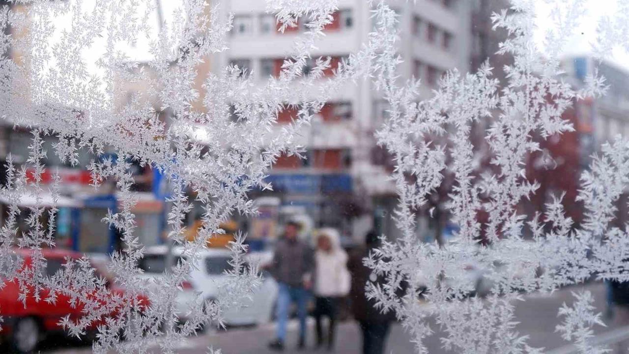 Erzurum'da En Düşük Sıcaklık -9,7 Derece Olarak Ölçüldü