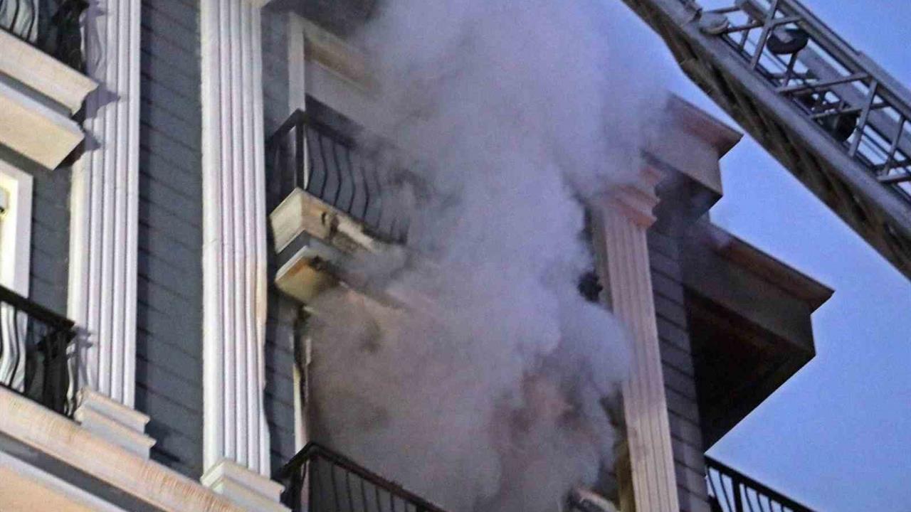 Antalya'da Yangın Çıkararak Anneannesi ve Teyzesini Öldüren Torununa İki Kez Müebbet Cezası Verildi