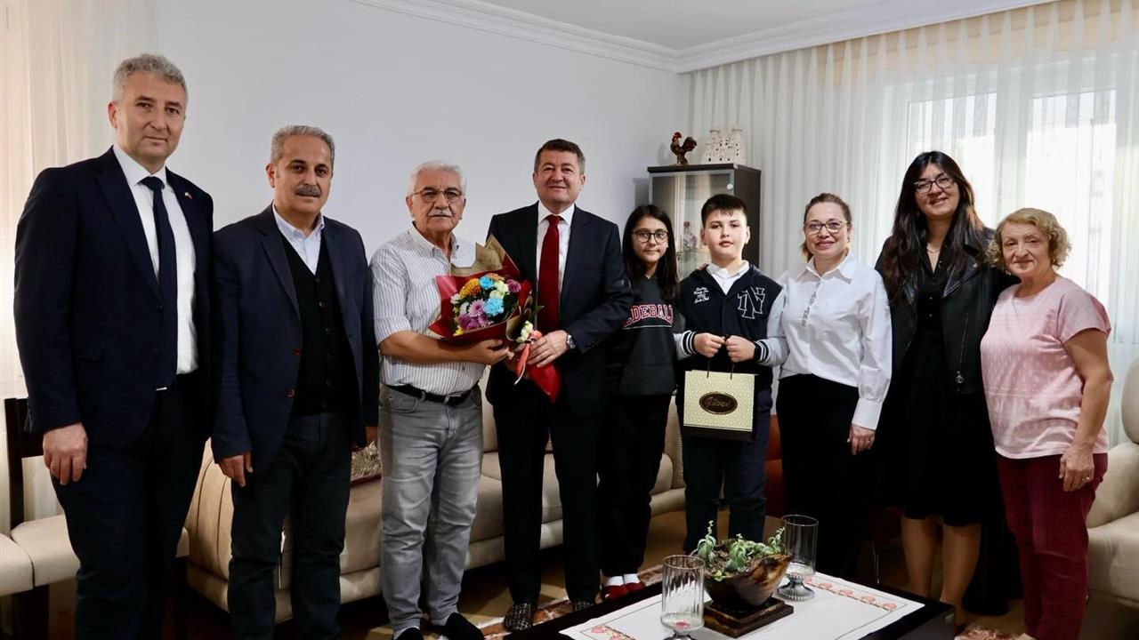 Bilecik'te 24 Kasım Öğretmenler Günü İçin Emekli Öğretmen Zeki Başdemir ile Buluşma Yapıldı