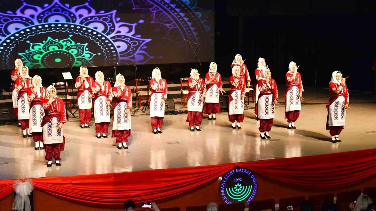 Bolu'da 24 Kasım Öğretmenler Günü'nde Unutulmaz Bir Kültür Gecesi Düzenlendi