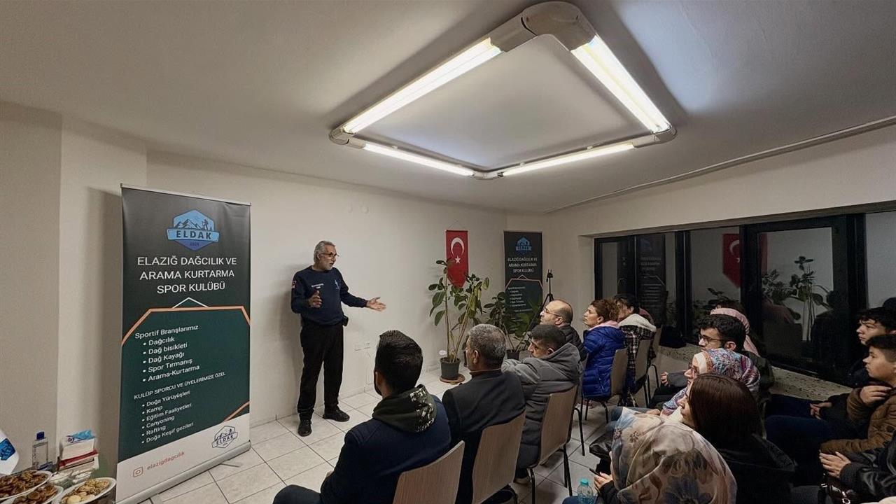 Elazığ'da ELDAK Tarafından Düzenlenen Amatör Telsizcilik Eğitimine 42 Kişi Katıldı