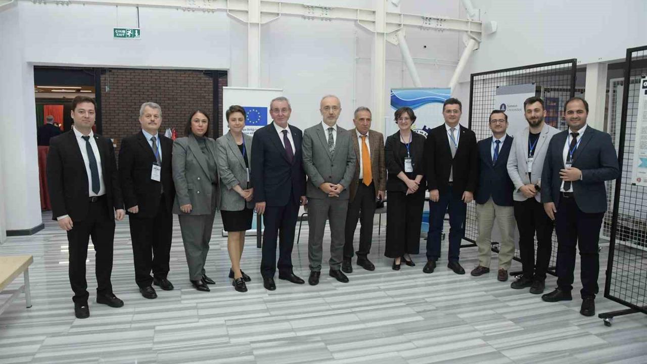 Samsun'da AB Bilgi Merkezi, Projeksiyon Proje Pazarı'nda Gençlerle Buluştu